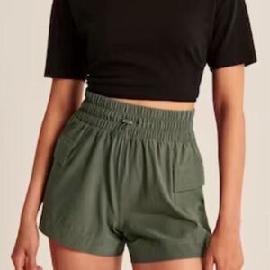 Abercrombie & Fitch Traveler Short - Olive Green - Medium
